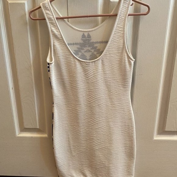 ✨2/$15, 3/$20✨H&M bodycon dress - Picture 2 of 4